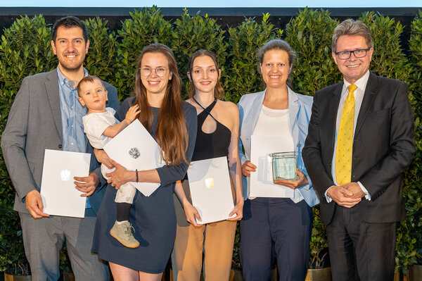 Dipl.-Ing. Tobias Hell, BSc PhD Pia Tscholl, MEd Mag.a Elisabeth Hell Lisa Schlosser, PhD Leopold-Franzens-Universität Innsbruck